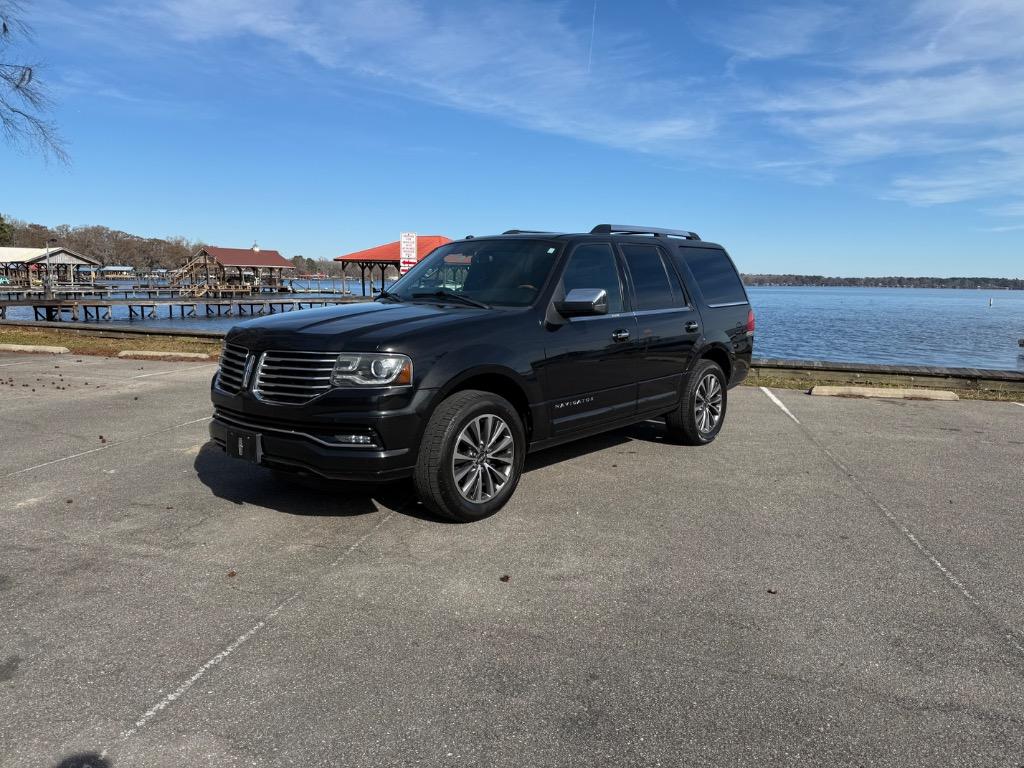 2015 Lincoln Navigator Base's photo