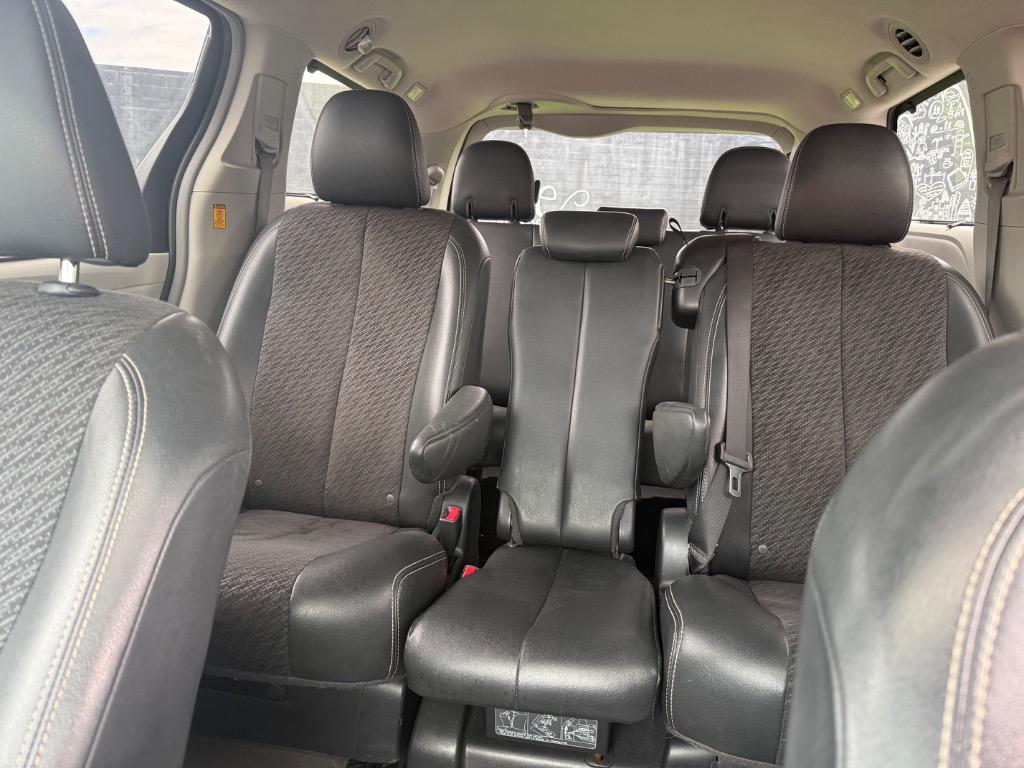 2011 Toyota Sienna SE - Photo 16