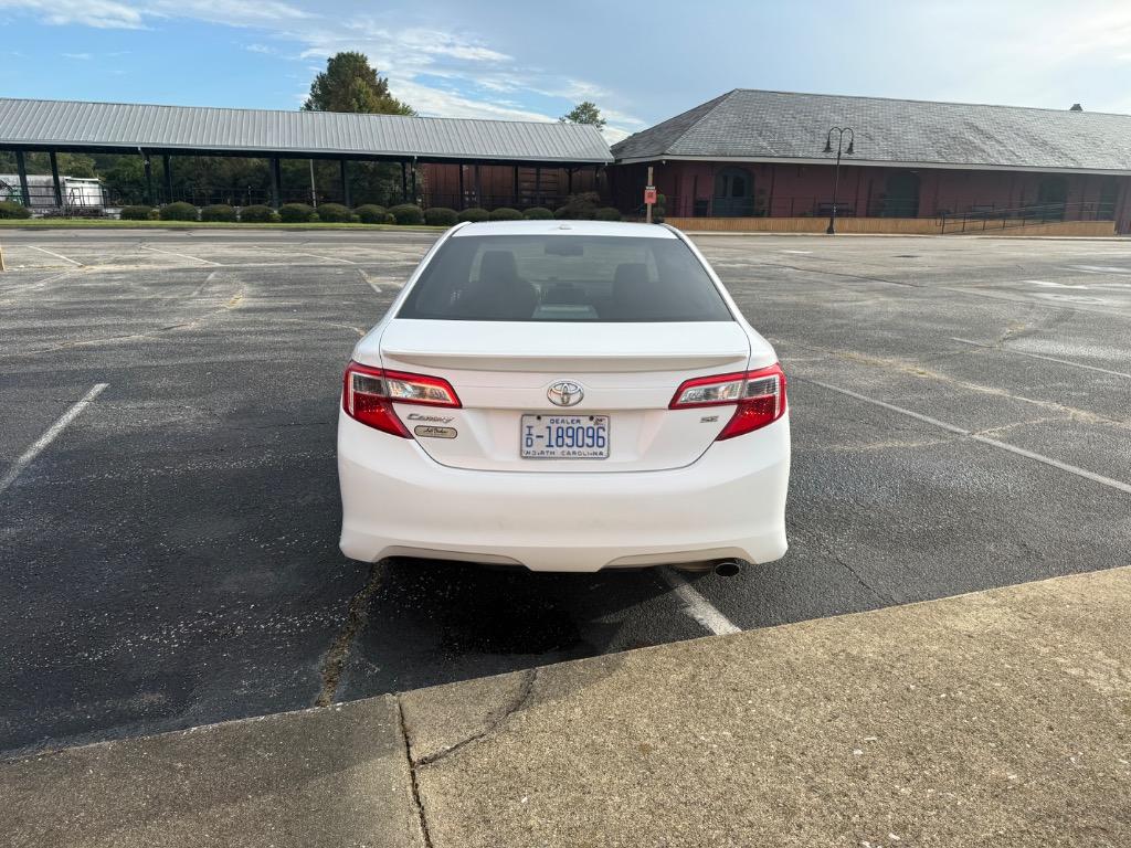 2012 Toyota Camry SE - Photo 7
