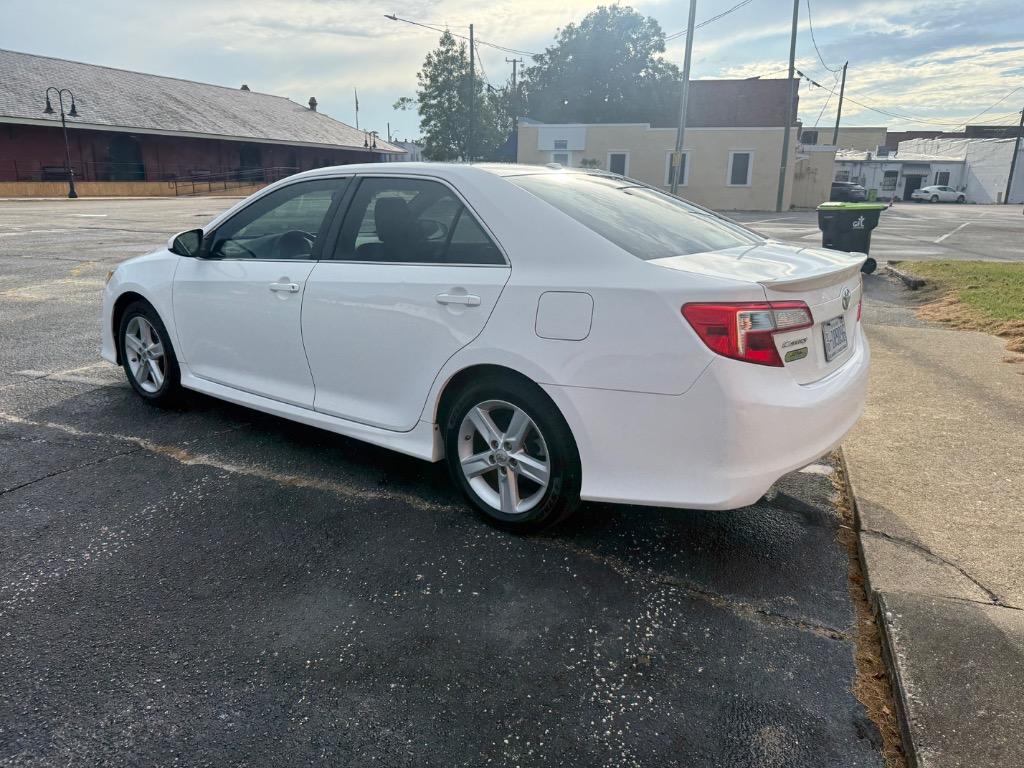 2012 Toyota Camry SE - Photo 8