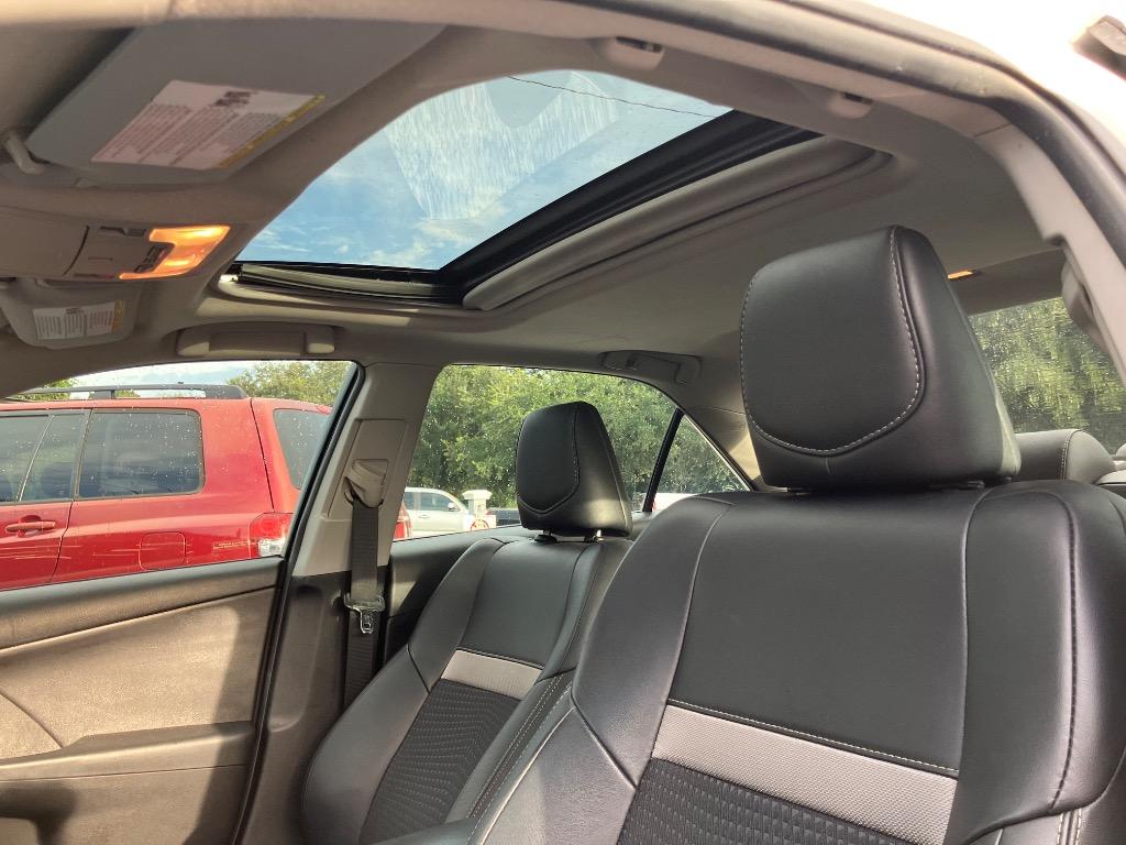 2012 Toyota Camry SE - Photo 19