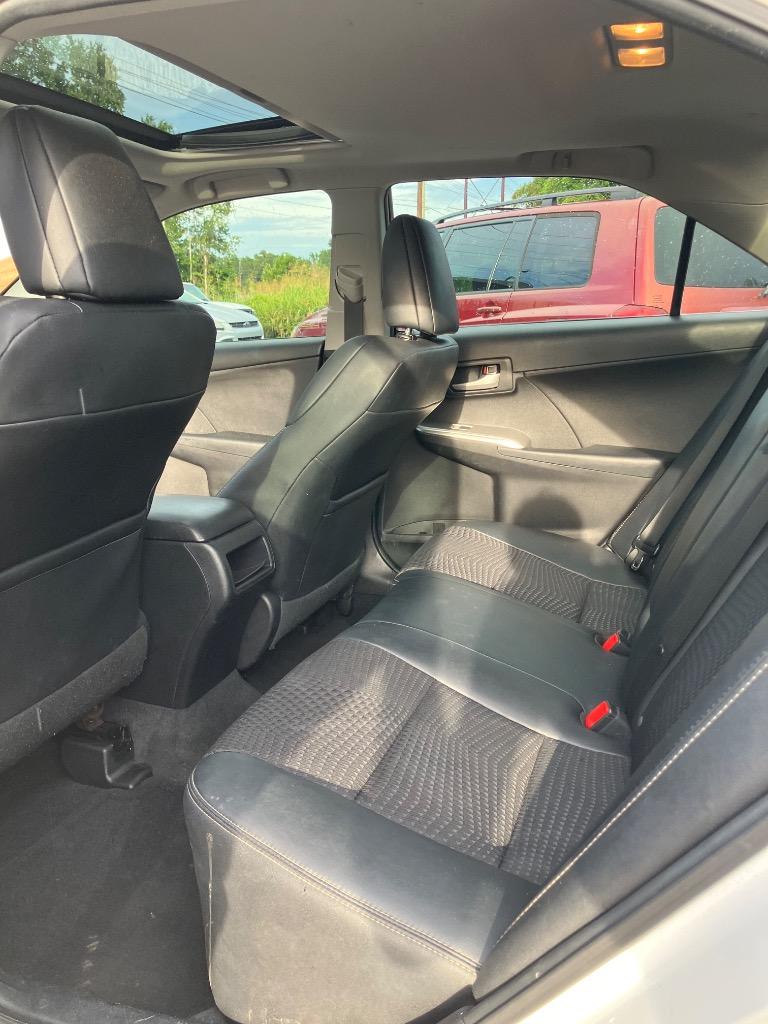 2012 Toyota Camry SE - Photo 12