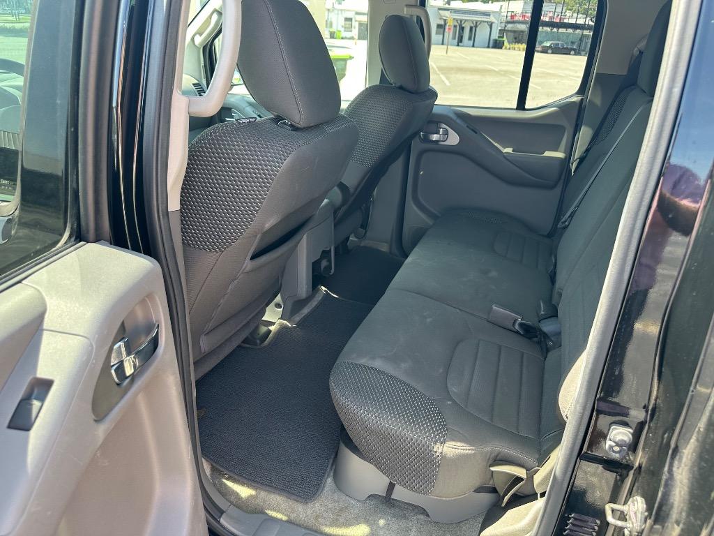 2012 Nissan Frontier SV - Photo 11